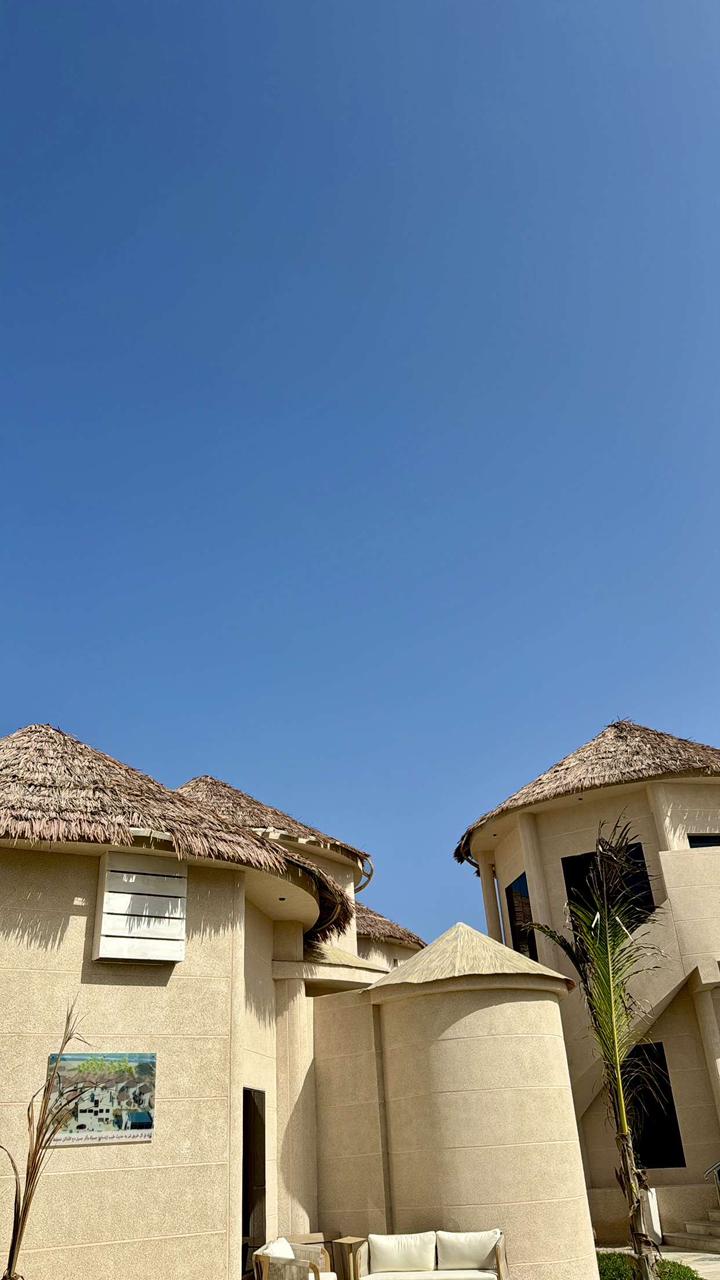 Front exterior 04